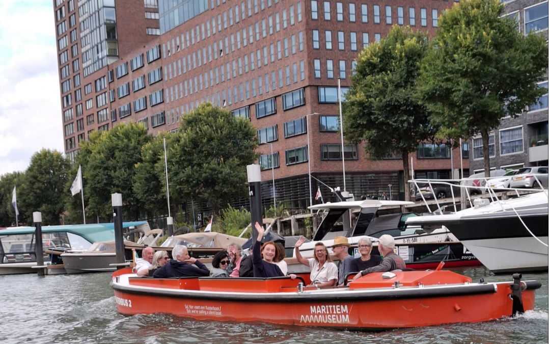 Oproep schippers op de waterbus Maritiem Museum Rotterdam